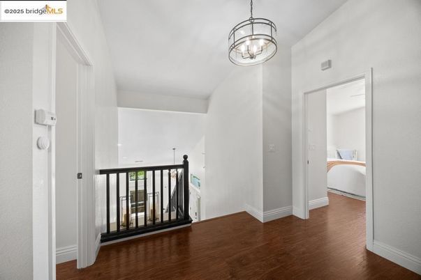Interior, Pendant Lights, Wood Texture Flooring