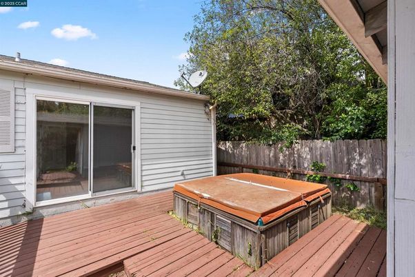 Exterior, Hot Tub