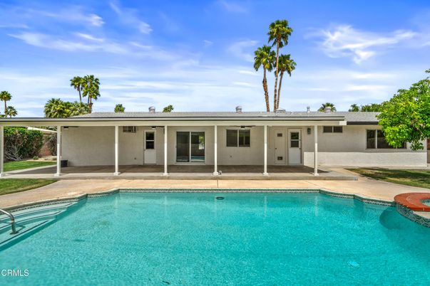 Exterior, Pool