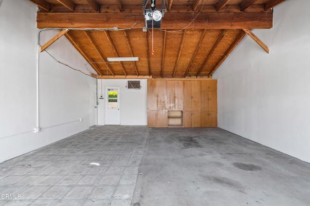 Empty room, Interior, Wooden Beams, Wooden Ceilings