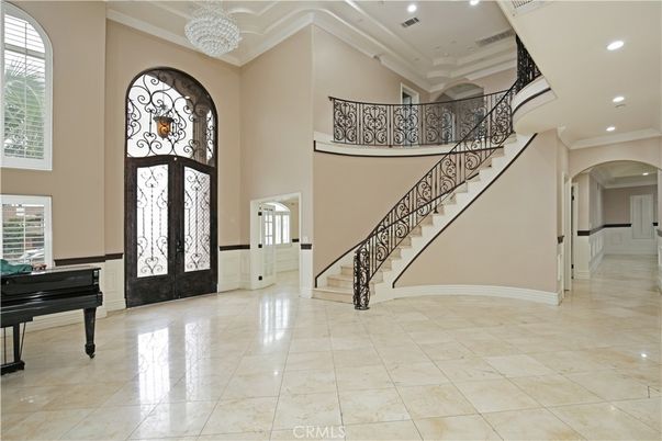 Interior, Piano, Recessed Lighting