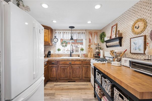 Interior, Kitchen, Pendant Lights, Recessed Lighting, Wood Texture Flooring