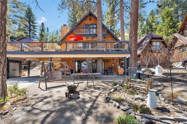 Exterior, Facade, Brick Facade, Log Home
