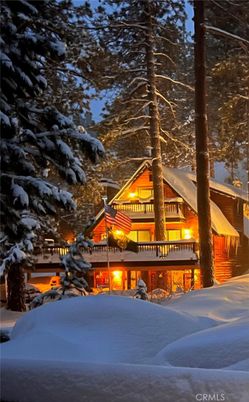 Exterior, Facade, Log Home
