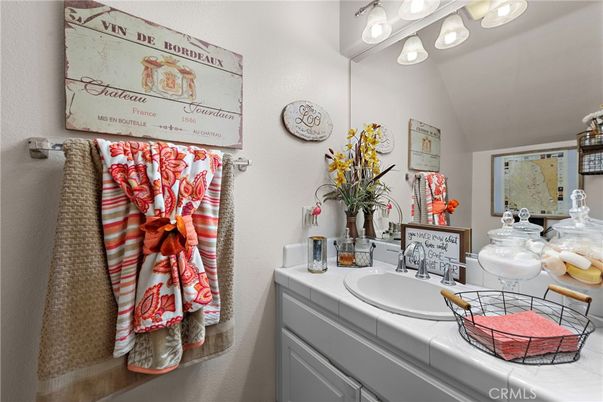 Bathroom, Interior, Tile Countertops