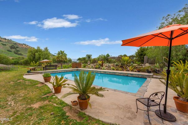 Exterior, Pool