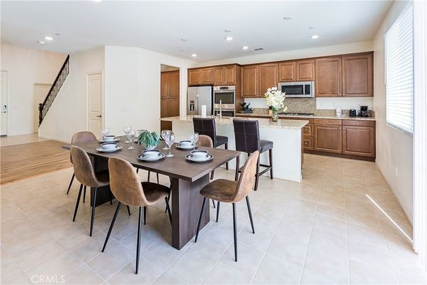Dining room, Interior, Kitchen, Recessed Lighting, Stainless Steel Appliances