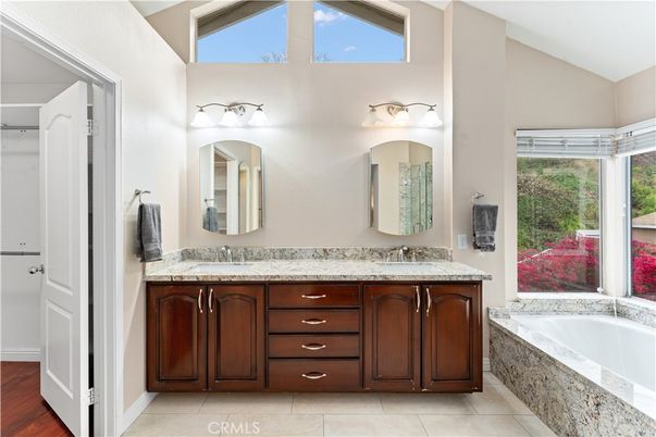 Bathroom, Dual Sink Vanities, Interior