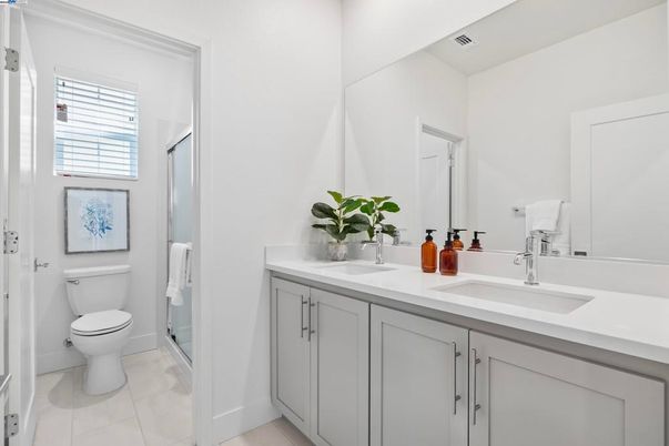 Bathroom, Dual Sink Vanities, Interior