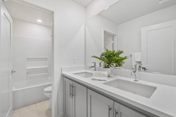 Bathroom, Dual Sink Vanities, Interior, Recessed Lighting