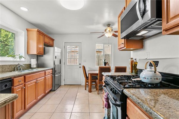 Dining room, Interior, Kitchen, Recessed Lighting