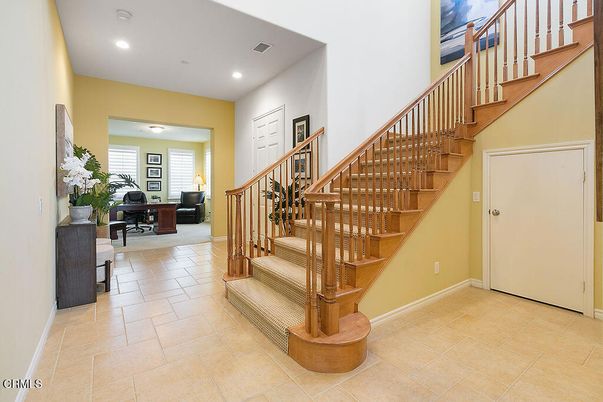 Interior, Piano, Recessed Lighting