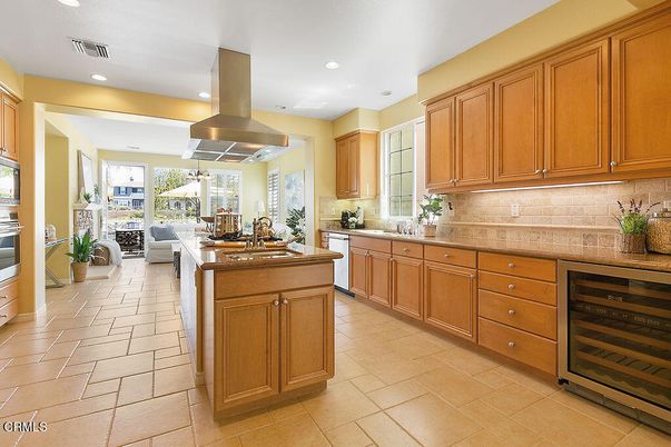 Dining room, Interior, Kitchen, Living room, Pendant Lights, Recessed Lighting, Stainless Steel Appliances