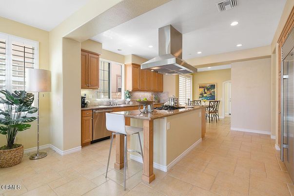 Dining room, Interior, Kitchen, Recessed Lighting, Stainless Steel Appliances