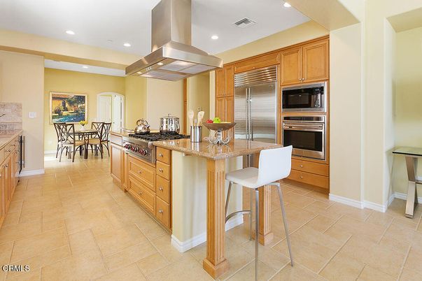 Dining room, Interior, Kitchen, Recessed Lighting, Stainless Steel Appliances