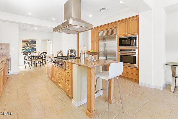 Dining room, Interior, Kitchen, Recessed Lighting, Stainless Steel Appliances