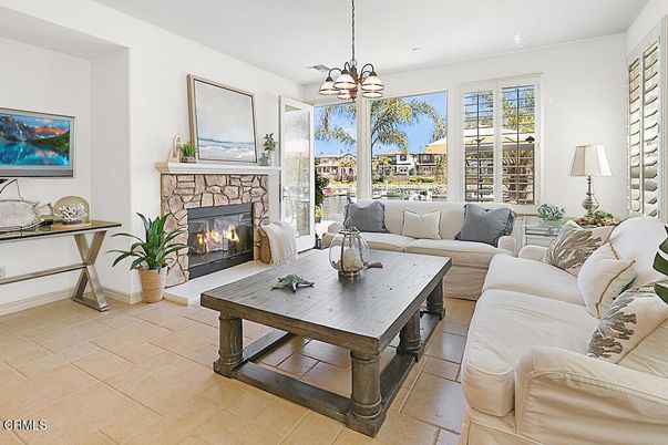 Fireplace, Interior, Living room, Pendant Lights