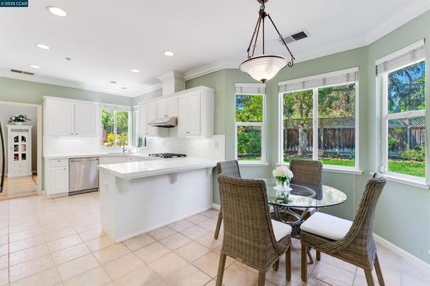 Dining room, Interior, Kitchen, Pendant Lights, Recessed Lighting, Stainless Steel Appliances