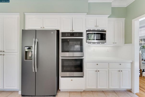 Interior, Kitchen, Stainless Steel Appliances