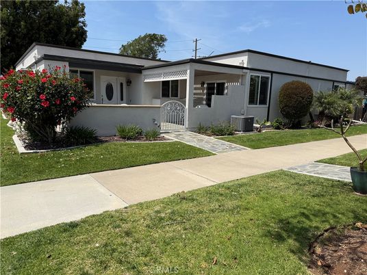 Backyard, Exterior, Facade, Ranch