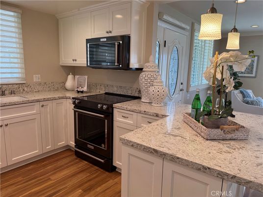 Interior, Kitchen, Pendant Lights, Recessed Lighting, Wood Texture Flooring