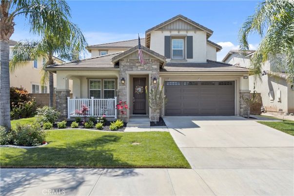 Attached, Exterior, Facade, American Craftsman