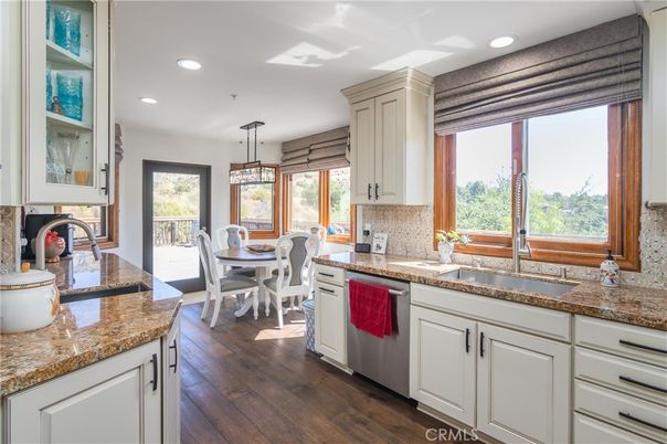 Dining room, Interior, Kitchen, Pendant Lights, Recessed Lighting, Wood Texture Flooring