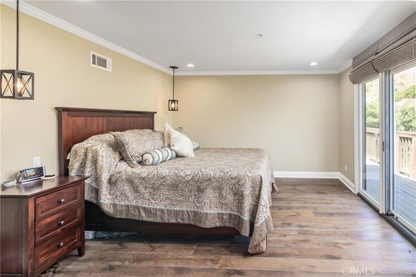Bedroom, Interior, Pendant Lights, Recessed Lighting, Wood Texture Flooring