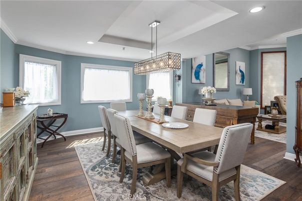 Chandelier, Dining room, Interior, Recessed Lighting, Wood Texture Flooring