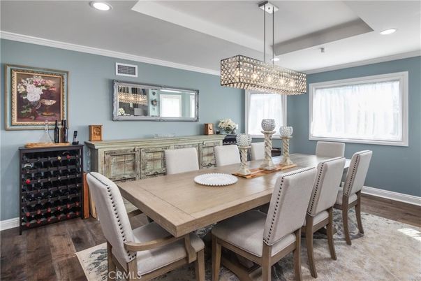 Chandelier, Dining room, Interior, Recessed Lighting, Wood Texture Flooring