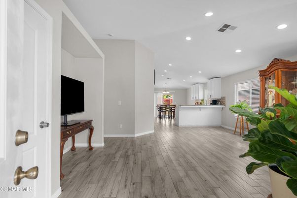 Dining room, Interior, Kitchen, Pendant Lights, Recessed Lighting, Wood Texture Flooring