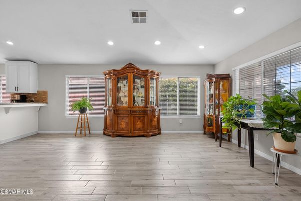 Interior, Recessed Lighting, Wood Texture Flooring