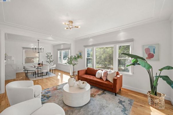 Chandelier, Dining room, Interior, Living room, Pendant Lights, Recessed Lighting, Wood Texture Flooring
