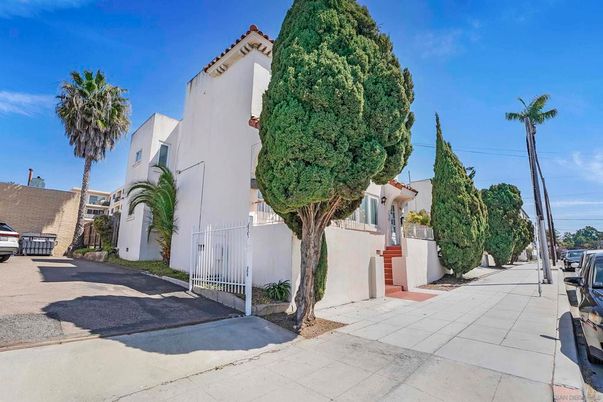 Exterior, Facade, Spanish Mediterranean