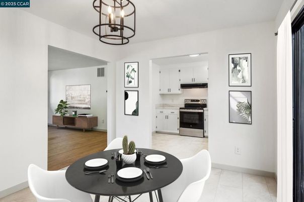 Chandelier, Dining room, Interior, Kitchen, Pendant Lights, Stainless Steel Appliances