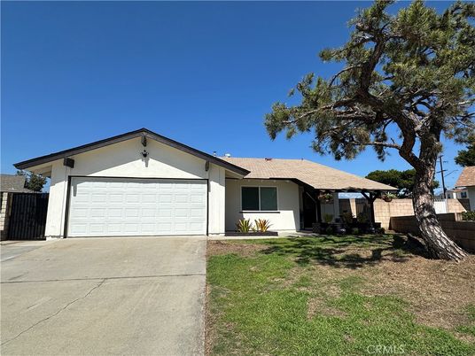 Attached, Backyard, Exterior, Facade, Ranch