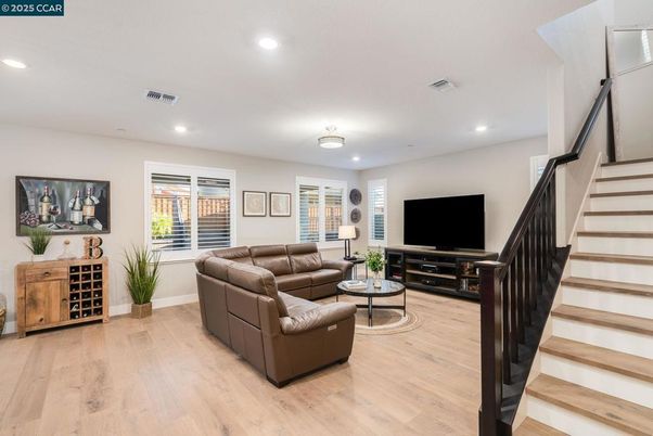 Interior, Living room, Recessed Lighting, Wood Texture Flooring