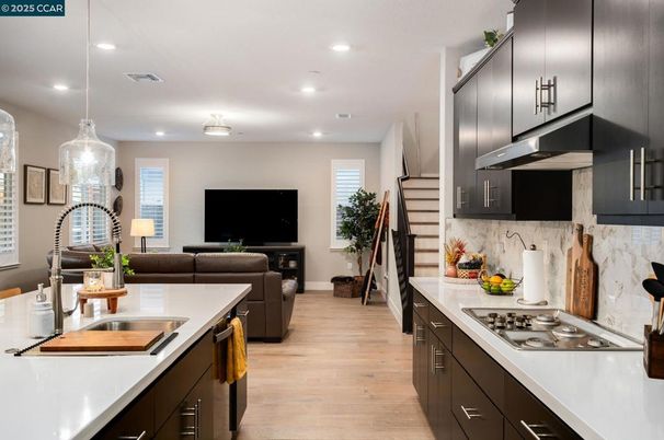 Interior, Kitchen, Living room, Pendant Lights, Recessed Lighting, Wood Texture Flooring