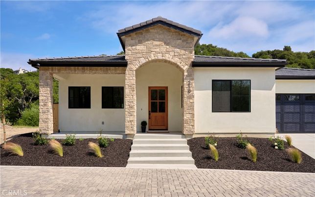 Attached, Exterior, Facade, Mediterranean