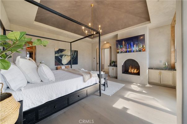Bedroom, Fireplace, Interior, Pendant Lights, Recessed Lighting, Wood Texture Flooring