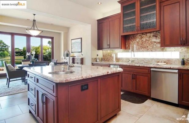 Dining room, Interior, Kitchen, Pendant Lights, Recessed Lighting, Stainless Steel Appliances