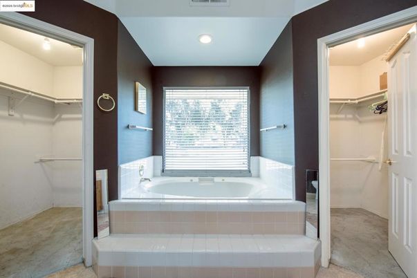 Bathroom, Interior, Recessed Lighting, Walk-in Closets