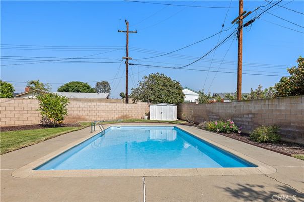 Exterior, Pool