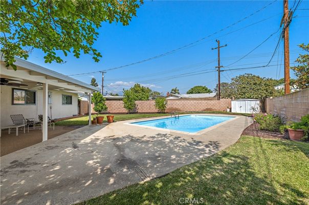 Exterior, Pool