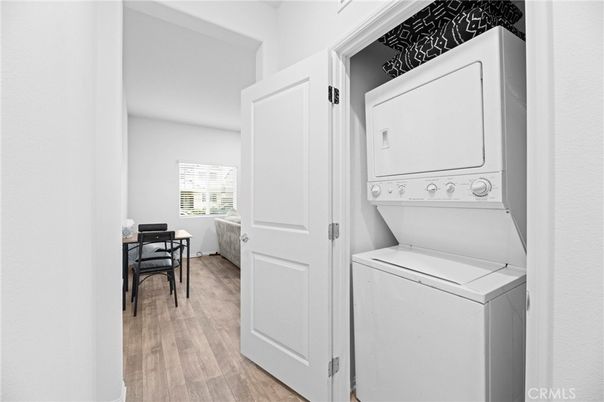 Interior, Utility Closets, Washer, Wood Texture Flooring