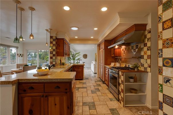 Interior, Kitchen, Pendant Lights, Recessed Lighting, Stainless Steel Appliances