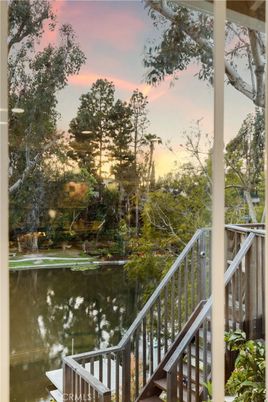 Exterior, Lake