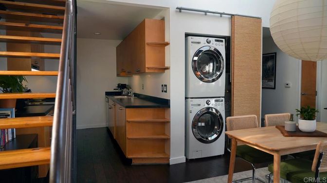 Interior, Utility Closets, Washer, Wood Texture Flooring