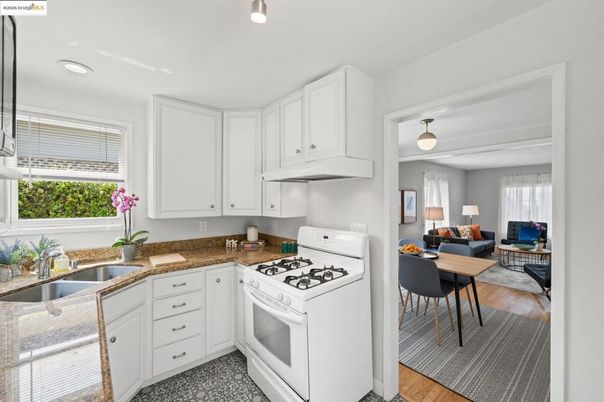 Dining room, Interior, Kitchen, Recessed Lighting, Wood Texture Flooring