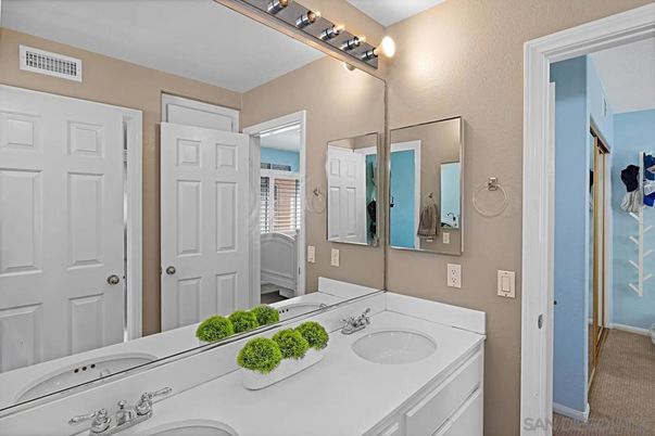 Bathroom, Dual Sink Vanities, Interior, Washer